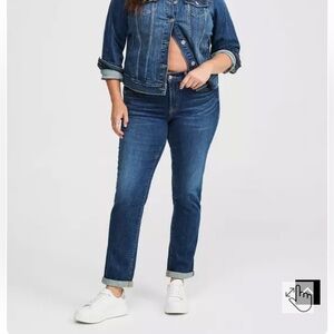 NWT torrid perfect boyfriend mid-rise vintage fit jeans